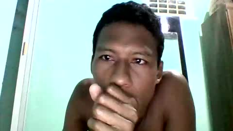 Snapshot of nov105026 chatting on December 18, 5:57 am nov105026 online show from December 18, 5:57 am