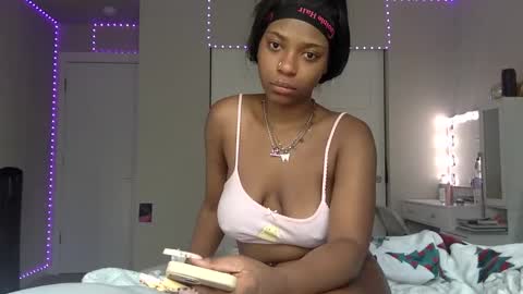 Snapshot of nova992449 chatting on September 23, 5:05 pm Nova Kash online show from September 23, 5:05 pm