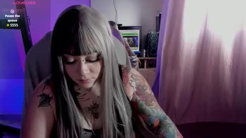  s online show from October 27, 7:07 pm