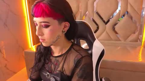 Snapshot of nova_kitty_tx chatting on December 17, 8:15 pm Live 1500am 2100pm online show from December 17, 8:15 pm