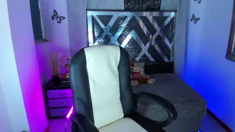 Snapshot of nova_sex1 chatting on June 25, 9:19 pm nova online show from June 25, 9:19 pm
