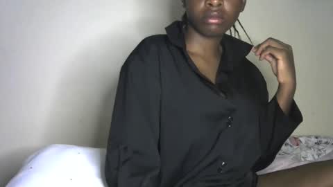 novaah online show from November 16, 12:49 am