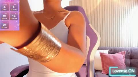 Snapshot of novacox_34 chatting on January 8, 9:33 am novacox_34 online show from January 8, 9:33 am