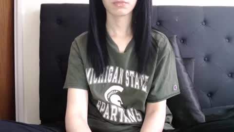 Olivia online show from December 5, 7:43 pm