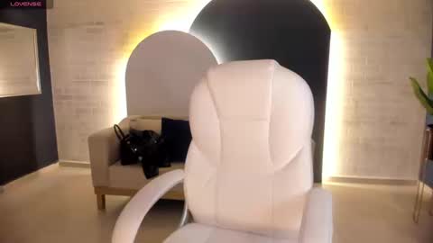 Nova online show from September 10, 8:20 pm