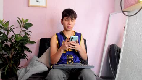 Snapshot of novaybrian chatting on January 3, 8:43 pm NovayBrian online show from January 3, 8:43 pm