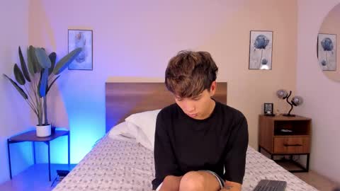 NovayBrian online show from November 30, 4:38 am