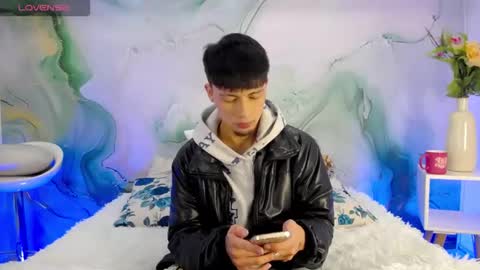 Snapshot of novoa_prime chatting on March 3, 3:23 am Stev online show from March 3, 3:23 am