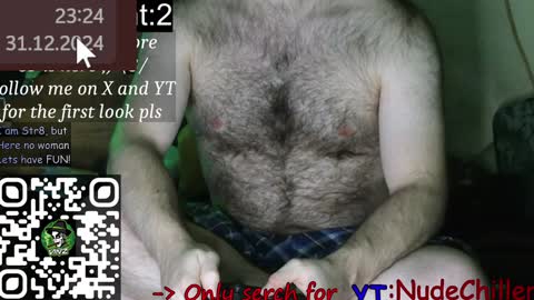 Snapshot of nudechiller chatting on December 31, 10:23 pm Vinz... online show from December 31, 10:23 pm