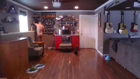 Snapshot of nudistguy194549 chatting on January 11, 7:59 pm Nudistguy online show from January 11, 7:59 pm