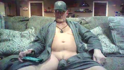 Snapshot of nudistguy194549 chatting on February 9, 2:28 am Nudistguy online show from February 9, 2:28 am