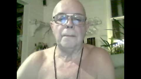 Snapshot of nudistjavist chatting on December 2, 9:06 pm Haky online show from December 2, 9:06 pm