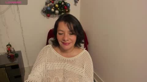 Snapshot of nuit_rose chatting on December 21, 2:30 am nuit_rose online show from December 21, 2:30 am