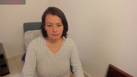 Snapshot of nuit_rose chatting on January 9, 2:31 pm nuit_rose online show from January 9, 2:31 pm