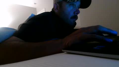 nuttincowboy727272 online show from April 15, 12:28 am