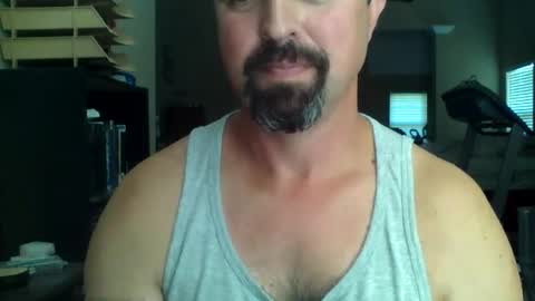 nvrenuff1979 online show from June 18, 12:31 pm