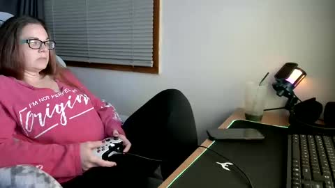 Snapshot of nxtdoornikki chatting on February 28, 9:43 am NxtDoorNikki online show from February 28, 9:43 am