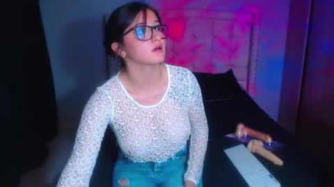 NyahMackenzie online show from December 30, 11:38 pm