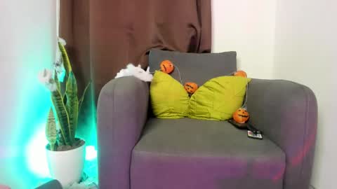 Nia online show from October 12, 12:09 am