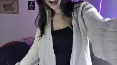 Snapshot of nymph_frida chatting on December 31, 8:26 am Frida online show from December 31, 8:26 am