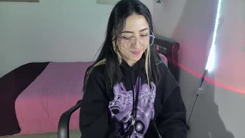 Snapshot of nymph_frida chatting on January 13, 7:00 am Frida online show from January 13, 7:00 am