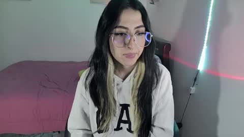 Snapshot of nymph_frida chatting on January 29, 6:54 am Frida online show from January 29, 6:54 am