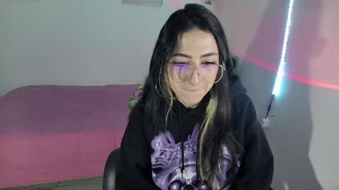 Snapshot of nymph_frida chatting on January 31, 6:57 am Frida online show from January 31, 6:57 am