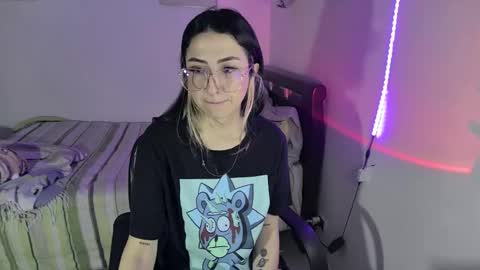 Snapshot of nymph_frida chatting on February 26, 8:48 am Frida online show from February 26, 8:48 am