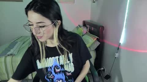 Snapshot of nymph_frida chatting on March 5, 1:17 pm Frida online show from March 5, 1:17 pm