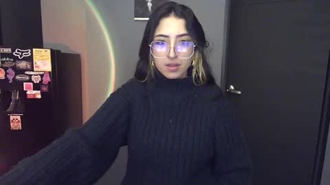 Snapshot of nymph_frida chatting on March 7, 10:02 am Frida online show from March 7, 10:02 am