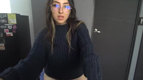 Snapshot of nymph_frida chatting on March 7, 2:12 pm Frida online show from March 7, 2:12 pm