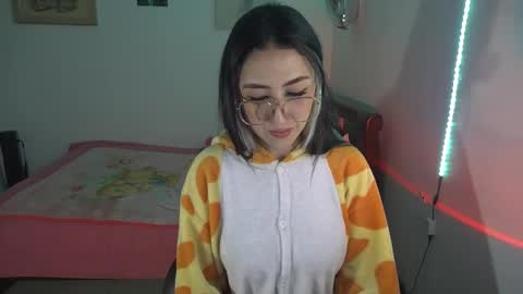 Snapshot of nymph_frida chatting on September 20, 6:14 am Frida online show from September 20, 6:14 am