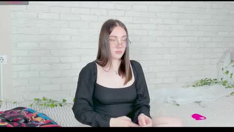 Kat online show from November 4, 7:02 pm