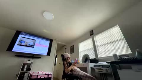 nymphomaticbaby online show from November 12, 5:02 pm