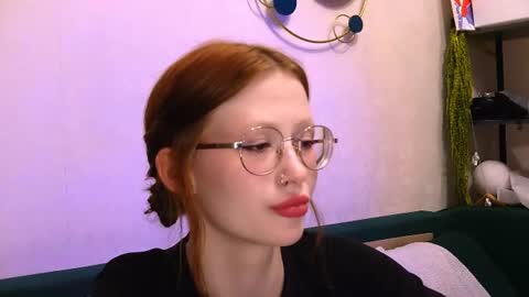 nyra_thira online show from June 16, 12:46 am