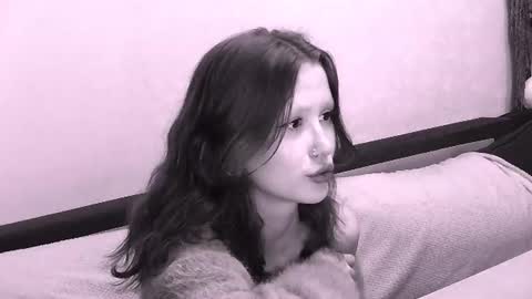 nyra_thira online show from August 1, 9:57 pm
