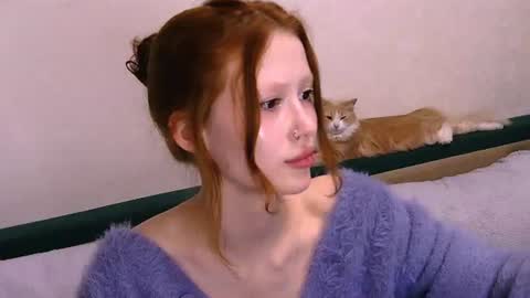 nyra_thira online show from August 4, 1:09 am