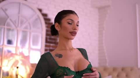 Nyssa online show from April 12, 5:40 pm