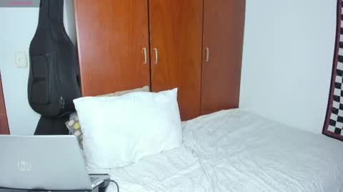 Laura nyu online show from December 28, 3:47 am