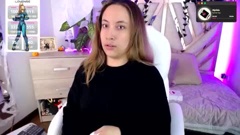 Snapshot of nyx_andria chatting on October 18, 9:37 pm Alex . online show from October 18, 9:37 pm
