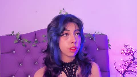   online show from December 10, 11:11 am