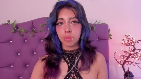   online show from December 10, 5:33 pm