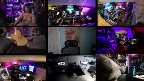 Snapshot of nyxraven chatting on February 18, 9:21 am NyxRaven online show from February 18, 9:21 am