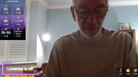 Snapshot of obliox175 chatting on December 12, 6:31 pm Obliox online show from December 12, 6:31 pm