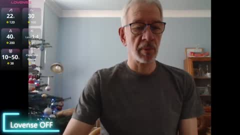 Snapshot of obliox175 chatting on December 24, 11:06 am Obliox online show from December 24, 11:06 am