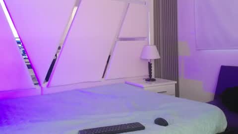 oblivionlove online show from November 12, 9:03 pm