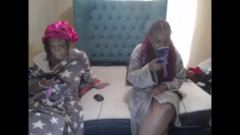 obsessedmimi online show from May 15, 9:49 am