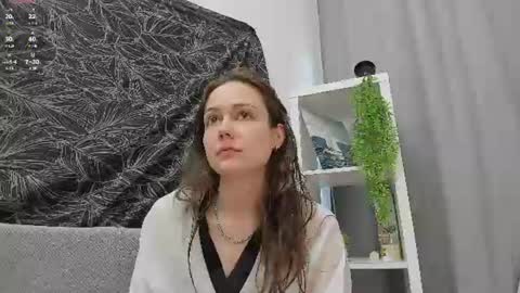 Snapshot of obsidiva chatting on June 10, 1:54 pm Elis online show from June 10, 1:54 pm