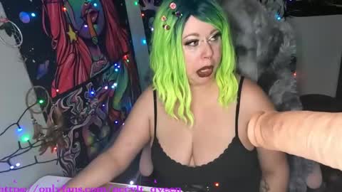 occvlt qveen online show from December 30, 4:42 am