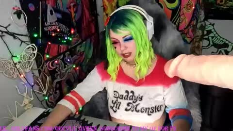 occvlt qveen online show from October 14, 11:05 pm